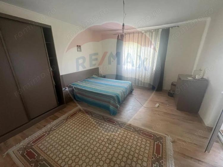 Casă cu 6 camere cu Teren 740 Mp în Jorăști