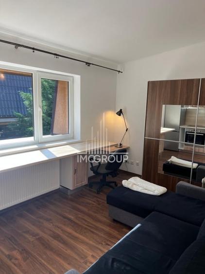 Apartament cu 3 camere semidecomandat, mobilat în Zorilor