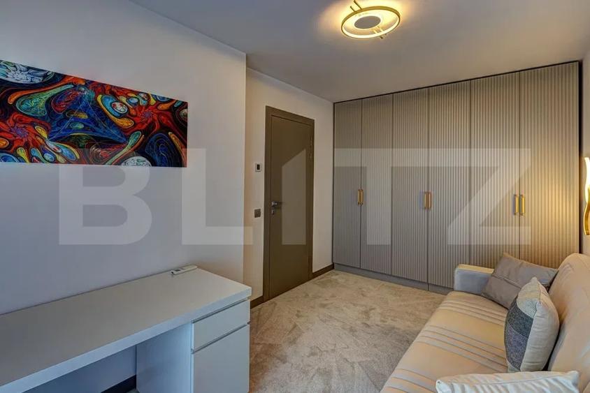 Apartament cu 3 camere semidecomandat, mobilat în Bună Ziua