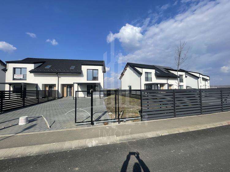 Duplex cu 4 camere cu Canalizare în Șura Mică