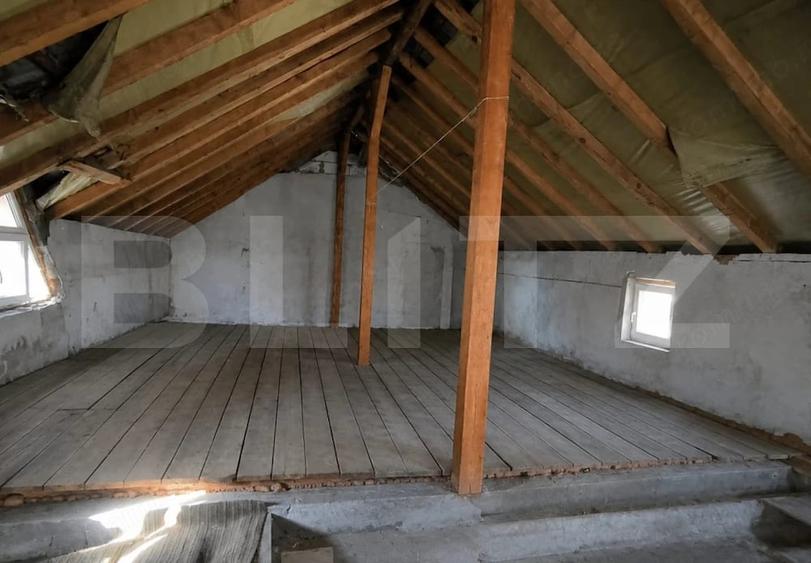 Casă cu Teren 559 Mp în Romanești