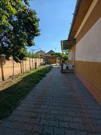 Casă cu 4 camere în Exterior Vest