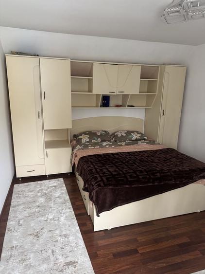 Apartament decomandat în Pleșești