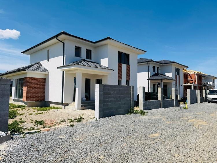 Casă cu 4 camere în Central