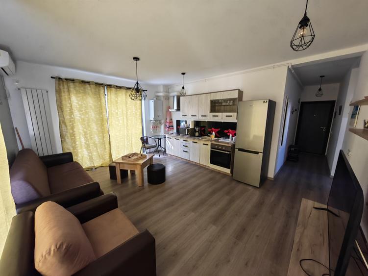 Apartament cu 2 camere semidecomandat în Exterior Est