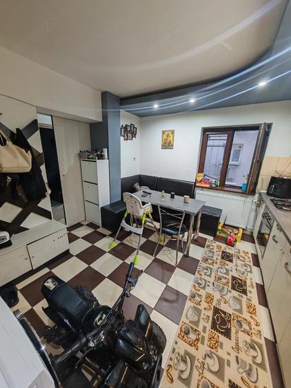 Apartament cu 3 camere decomandat în Berceni