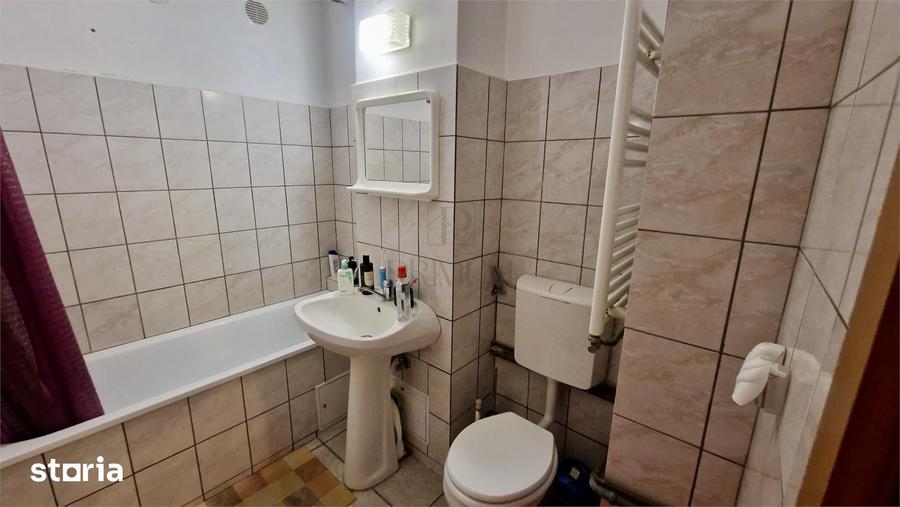 Apartament cu 3 camere decomandat în Sud