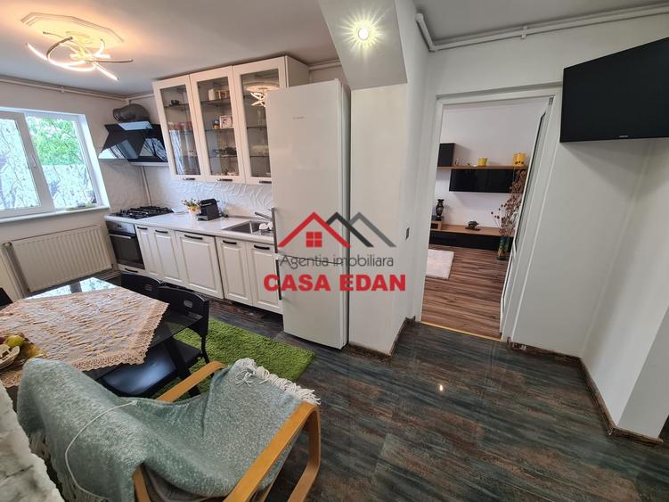Apartament cu 4 camere decomandat în Câmpina