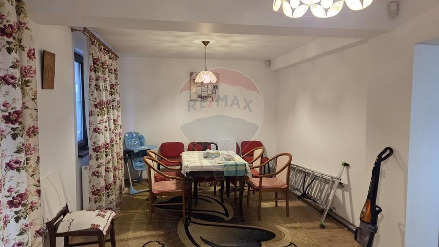 Casă individuală cu 5 camere cu Teren 600 Mp în Gulia