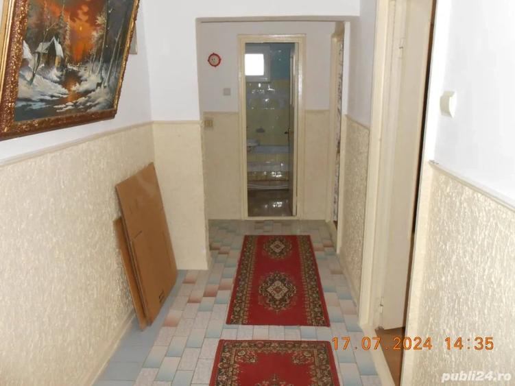 Apartament cu 4 camere decomandat în Central