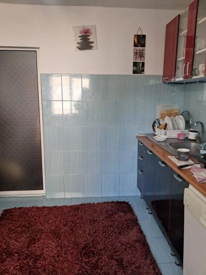 Apartament cu 3 camere decomandat în Buzaului