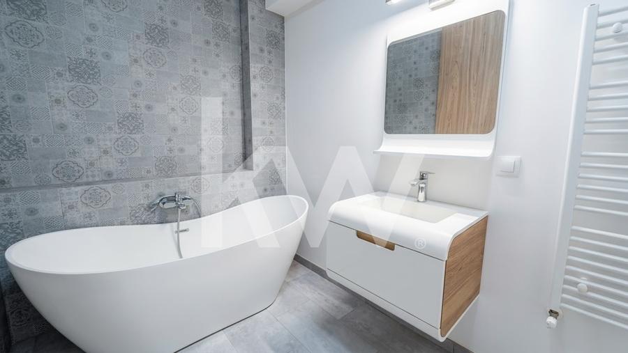 Apartament cu 4 camere decomandat, mobilat în Tractorul