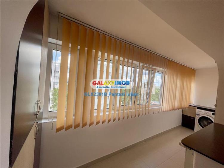 Apartament cu 3 camere semidecomandat, mobilat în Dristor