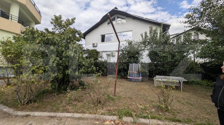 Casă individuală cu 10 camere cu Canalizare în Ana Ipătescu