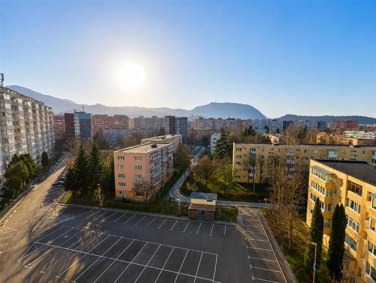 Apartament cu 2 camere semidecomandat în Astra