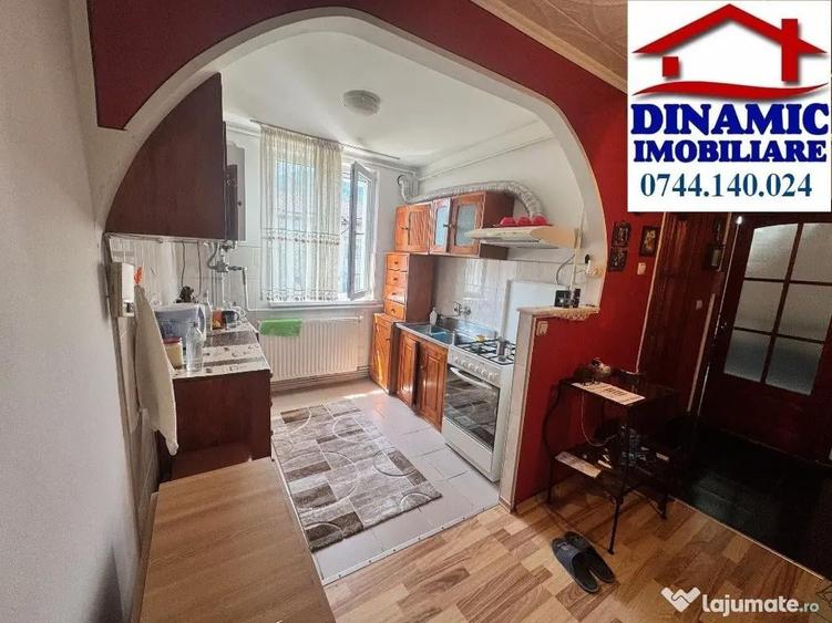 Apartament cu 2 camere decomandat în Mărăței