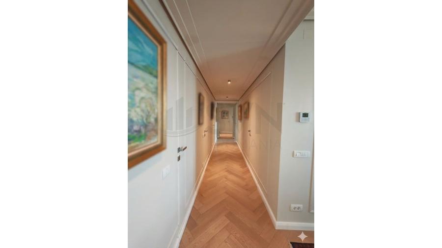 Apartament cu 5 camere semidecomandat, mobilat în Băneasa
