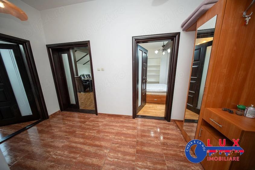 Apartament cu 3 camere decomandat în Neptun