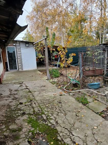 Casă cu 3 camere în Petrești