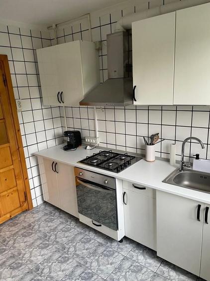Apartament cu 3 camere semidecomandat în Circumvalațiunii