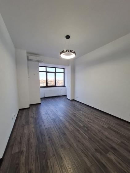 Apartament cu 3 camere semidecomandat în Tudor Vladimirescu