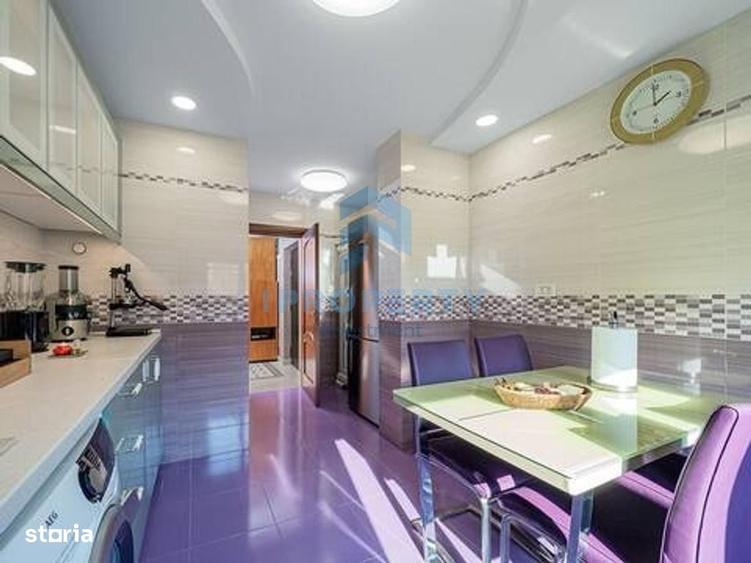 Apartament cu 4 camere în P-ța Unirii