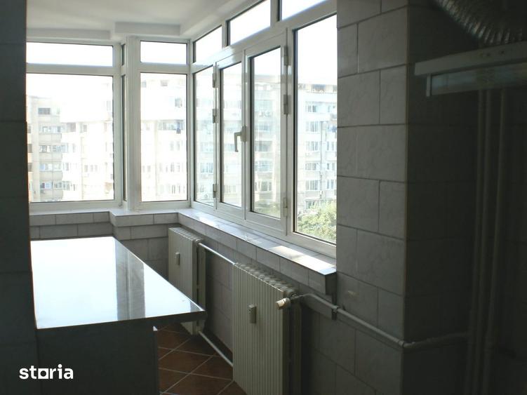 Apartament cu 3 camere decomandat în Decebal