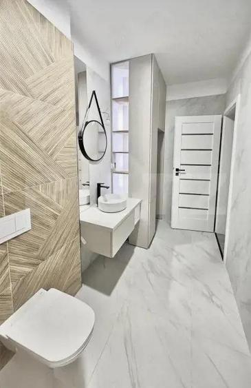Apartament cu 3 camere decomandat în Torontalului