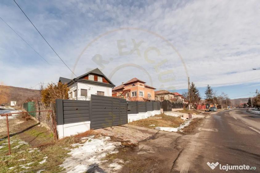 Casă cu 4 camere cu Teren 2594 Mp în Ștefănești