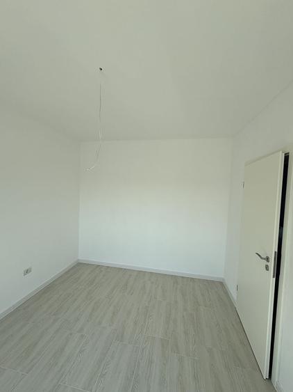 Duplex cu 3 camere cu Canalizare în Moșnița Veche