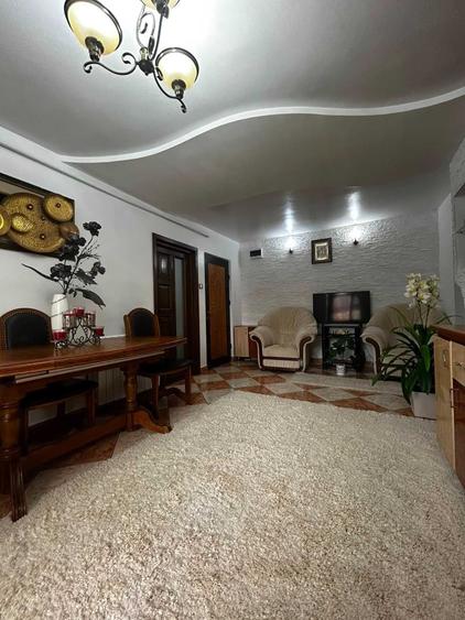 Apartament cu 3 camere decomandat în Burdujeni