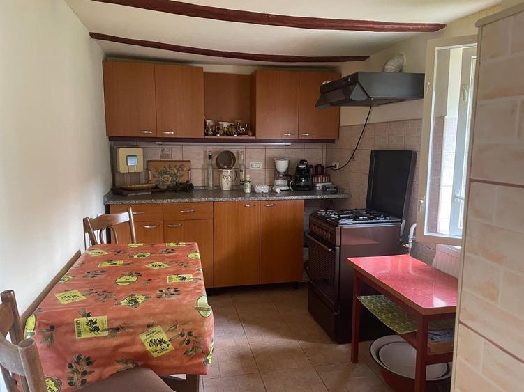 Casă cu 2 camere în Iratoșu