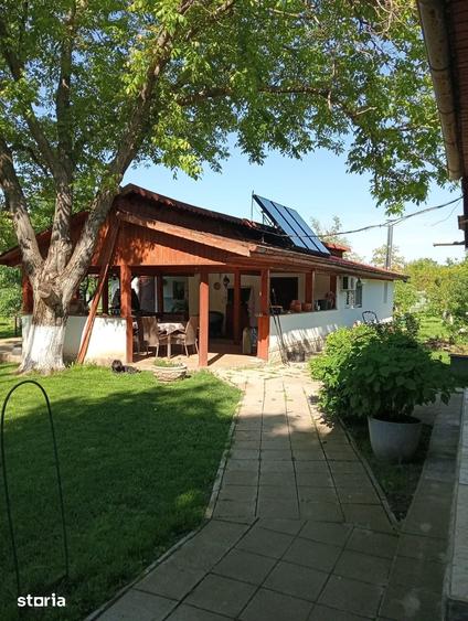 Casă cu 5 camere cu Teren 3053 Mp în Gruiu