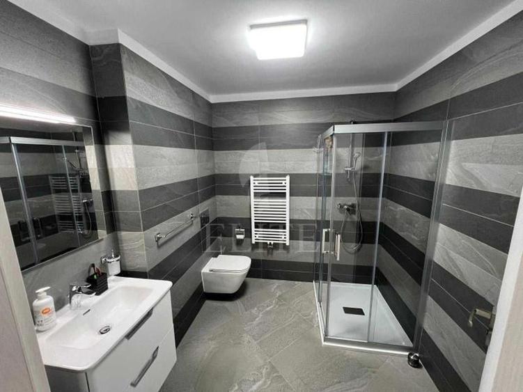 Apartament cu 3 camere semidecomandat în Bună Ziua