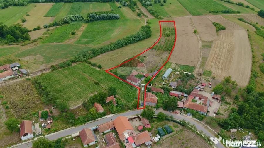 Casă cu 3 camere cu Teren 8788 Mp în Forosig