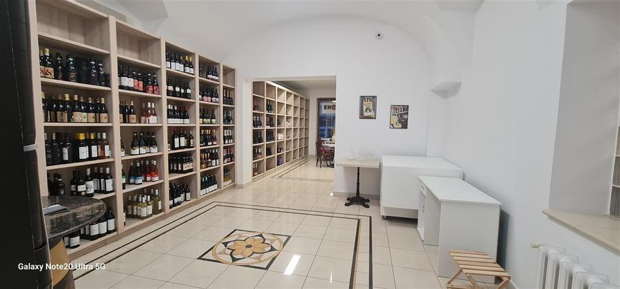 Spațiu comercial, de 147 mp, în Central