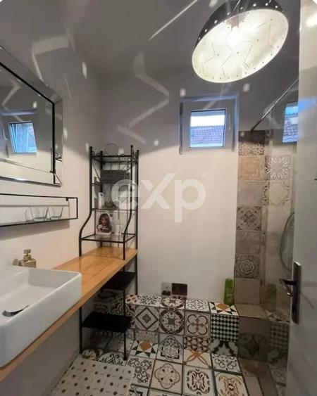 Apartament cu 2 camere semidecomandat, mobilat în Semicentral