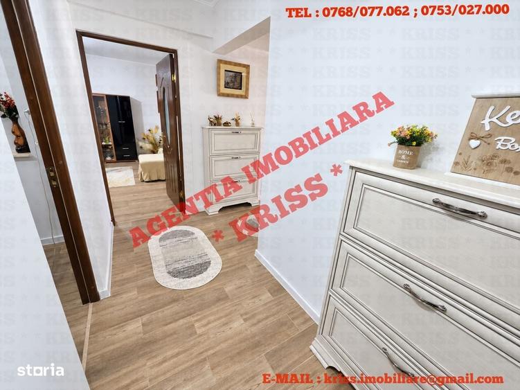 Apartament cu 3 camere decomandat în Prundu