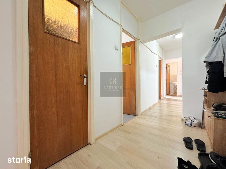 Apartament cu 3 camere decomandat în Moșilor