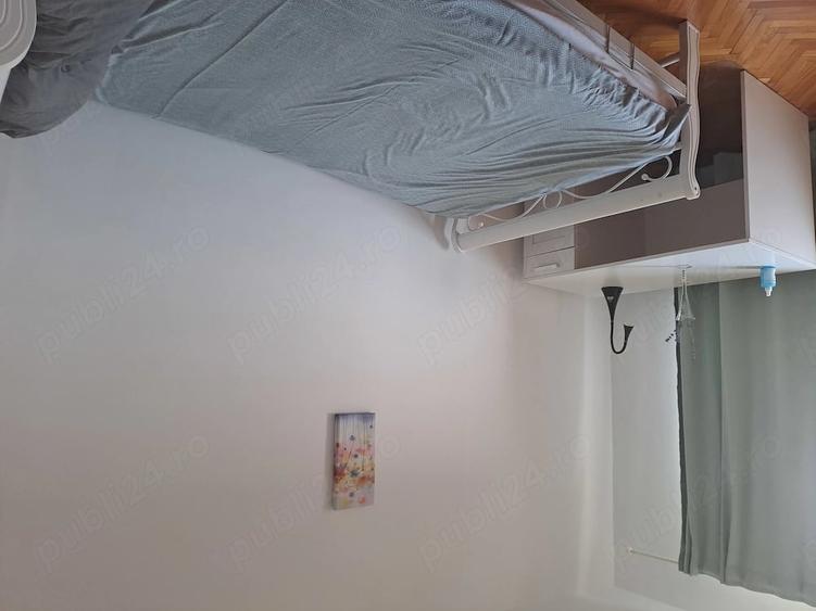 Apartament cu 3 camere decomandat în Intim