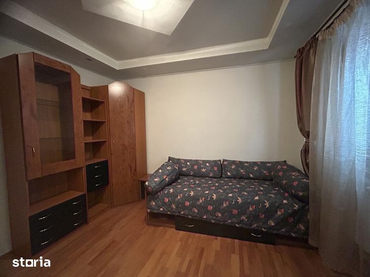 Apartament cu 4 camere decomandat în Central