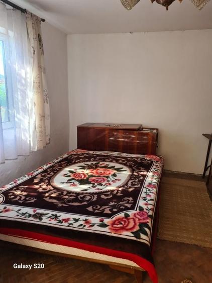 Casă cu 4 camere în Bistrița Nouă