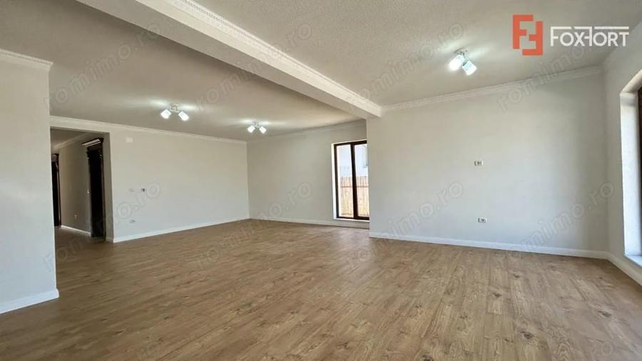Casă cu 4 camere cu Teren 650 Mp în Ghiroda