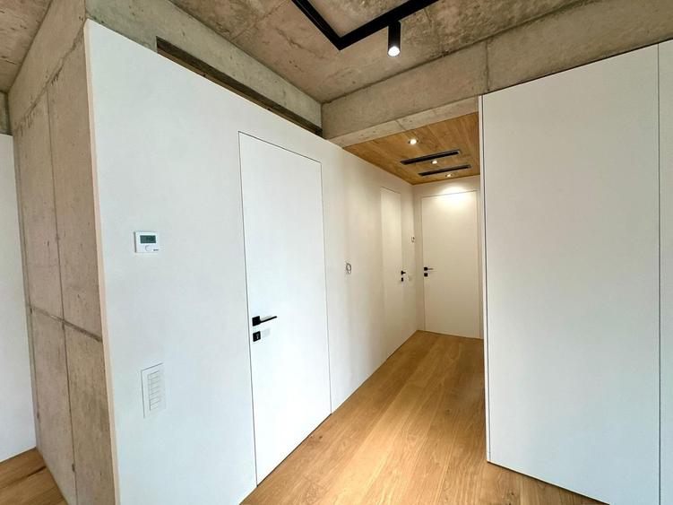 Apartament cu 3 camere decomandat în Dorobanți
