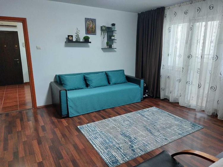 Apartament cu 2 camere semidecomandat în Rovine