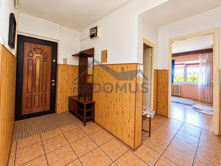 Apartament cu 3 camere decomandat, mobilat în Cantacuzino