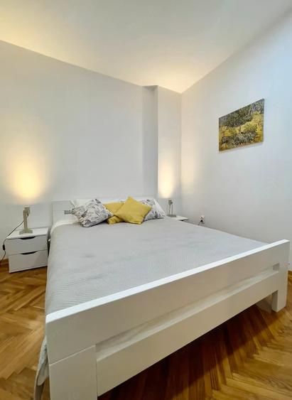 Apartament cu 3 camere decomandat în Titan