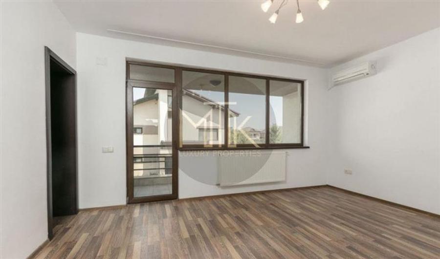 Duplex cu 4 camere cu Piscina în Aviației