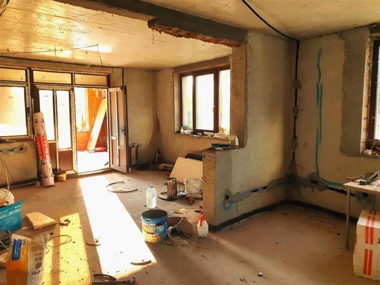 Casă individuală cu 5 camere cu Teren 1480 Mp în Biharia