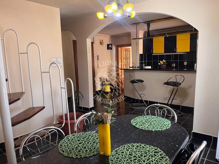 Apartament cu 4 camere decomandat, mobilat în Calea Moldovei